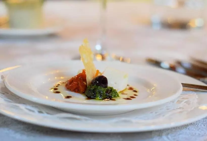 ホテル Gasthof Rössle