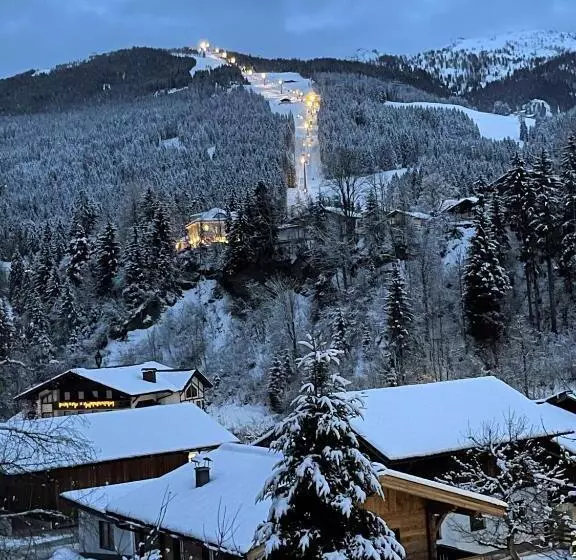 هتل Haus Heimat Wagrain