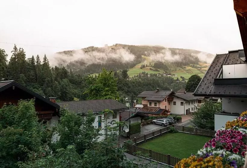 هتل Haus Heimat Wagrain