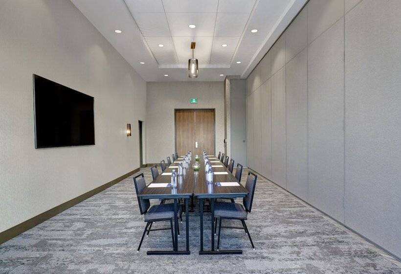 فندق Holiday Inn Express Kingston West By Ihg