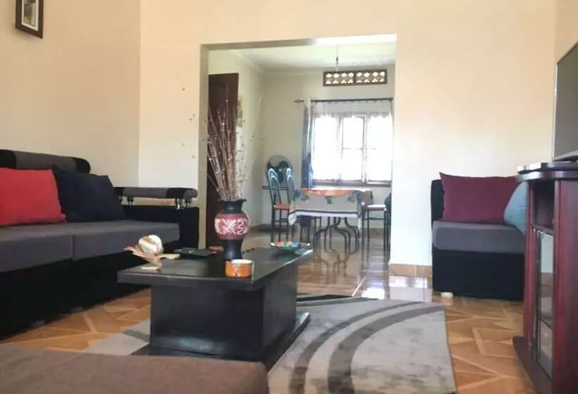 پانسیون A Home To Remember Guest House
