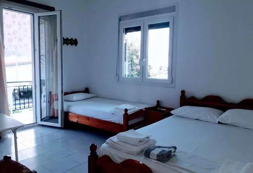 پانسیون Gianna S Studios Apartments