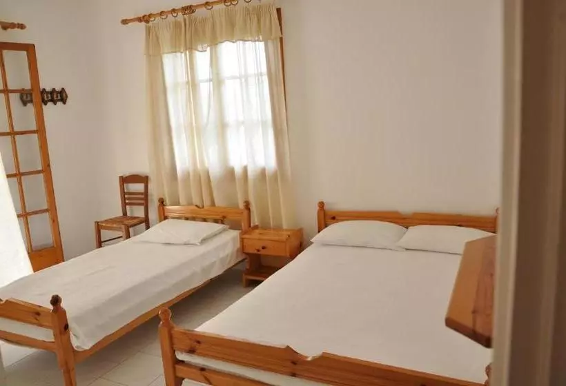 پانسیون Gianna S Studios Apartments