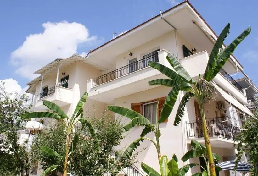 پانسیون Gianna S Studios Apartments