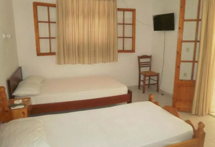 پانسیون Gianna S Studios Apartments