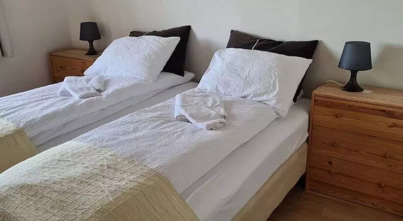 پانسیون Guesthouse Stekkatún
