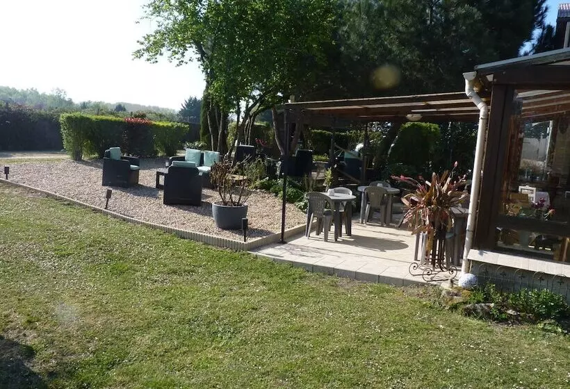 Majatalo L'arum Antique