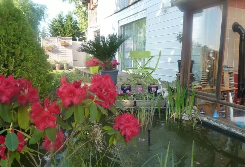 Majatalo L'arum Antique