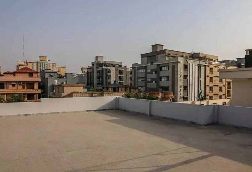 پانسیون Monarch Residency