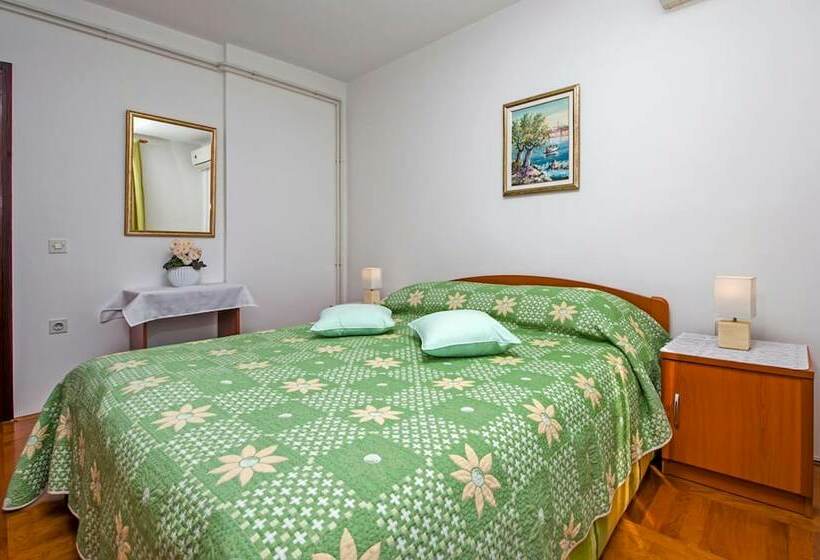 פנסיון Rooms Stefania