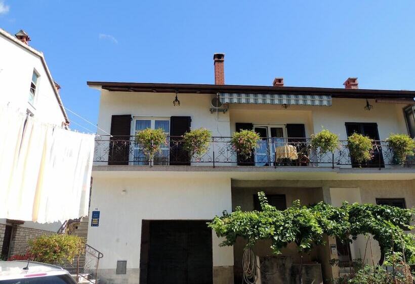 פנסיון Rooms Stefania