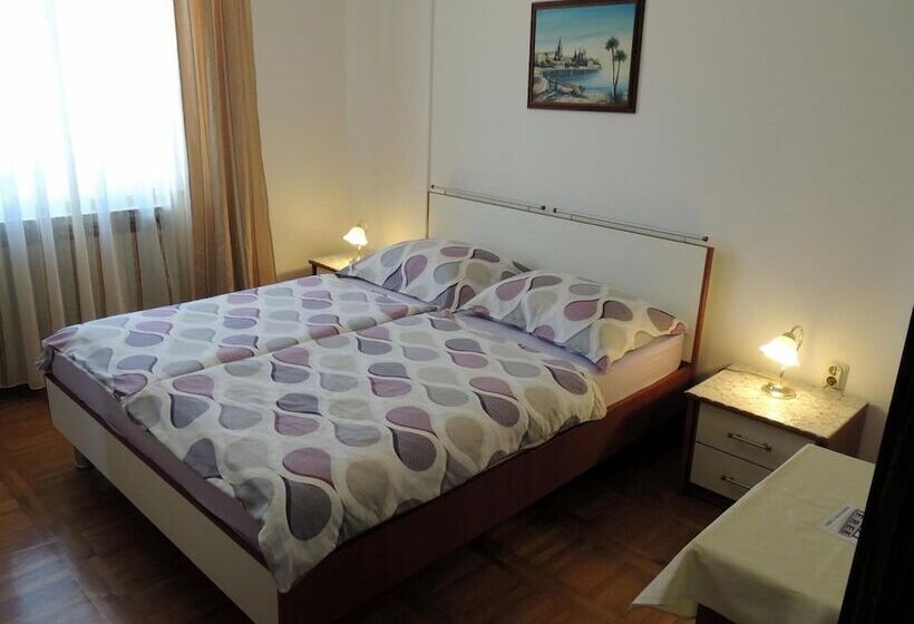 פנסיון Rooms Stefania