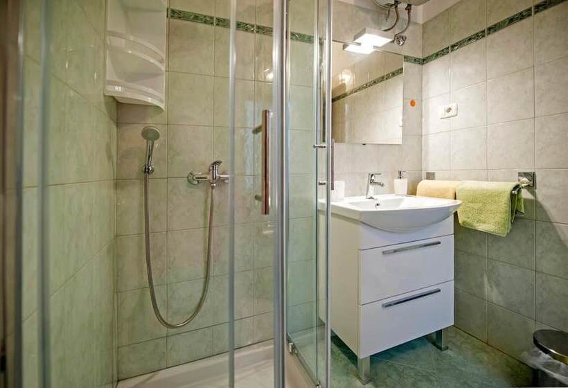 פנסיון Rooms Stefania