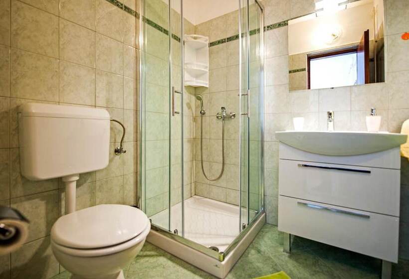 פנסיון Rooms Stefania