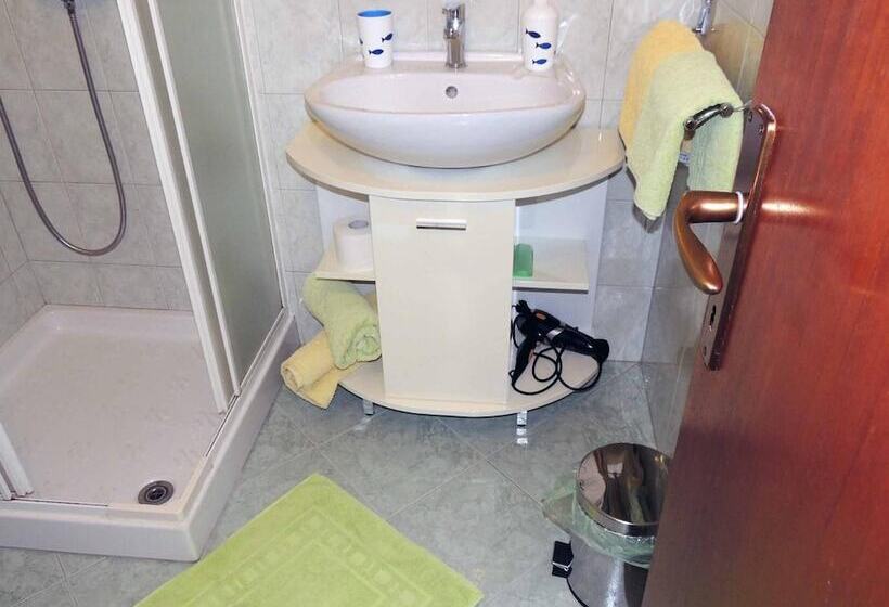 פנסיון Rooms Stefania