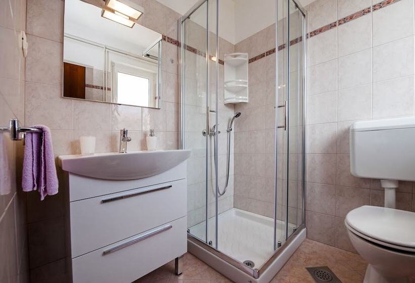 פנסיון Rooms Stefania