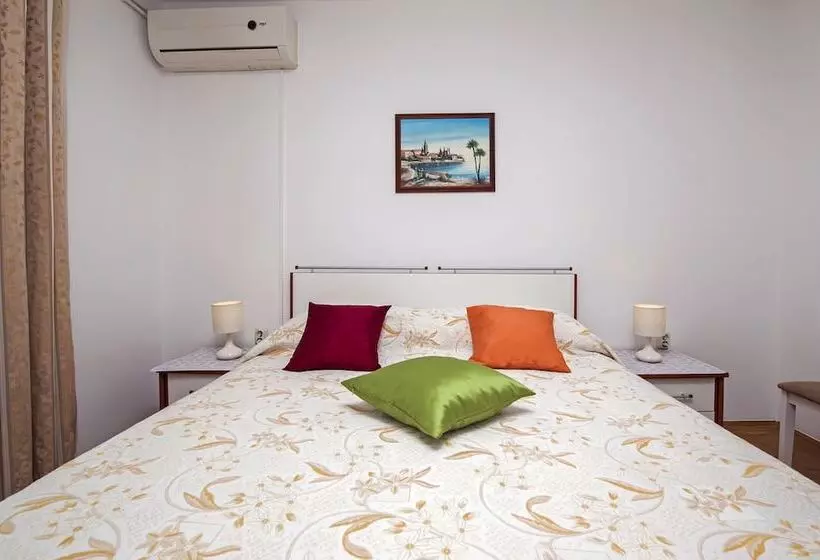 پانسیون Rooms Stefania