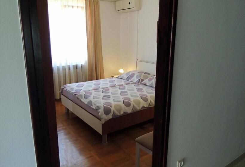 פנסיון Rooms Stefania