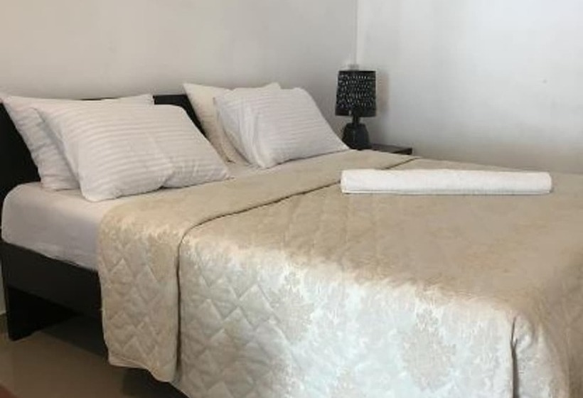 A To Zee Ariport Villa