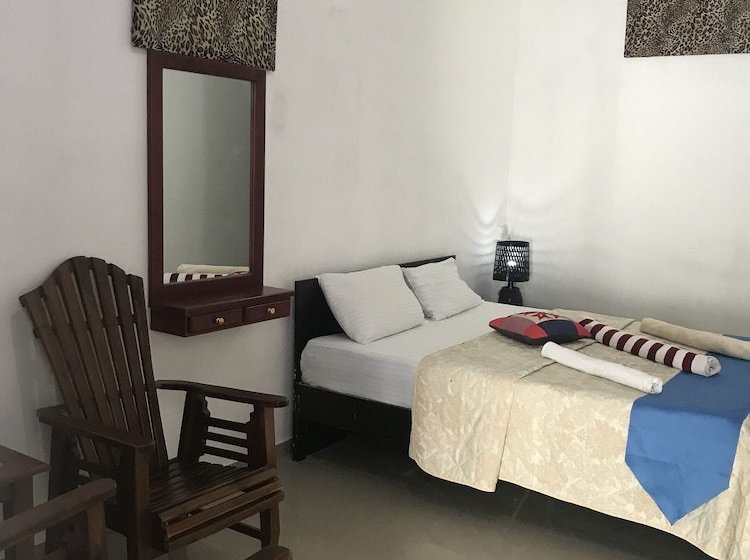 A To Zee Ariport Villa