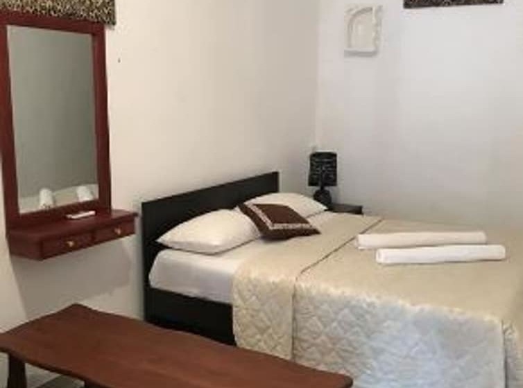 A To Zee Ariport Villa