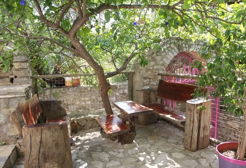 Retkeilymaja Eski Datça Pansiyon