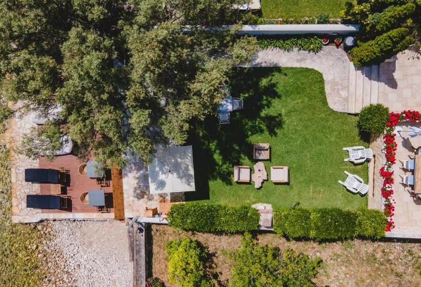 בית מלון כפרי Agnadi Suites