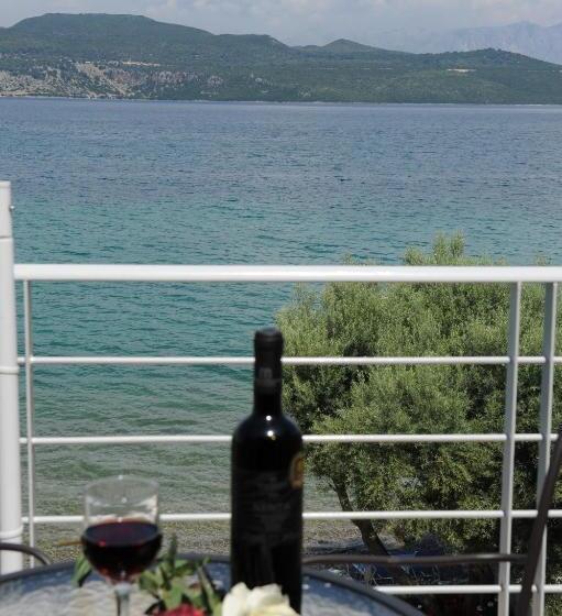 בית מלון כפרי Agnadi Suites