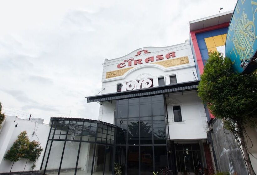 호텔 Cirasa Syariah By Oyo Rooms