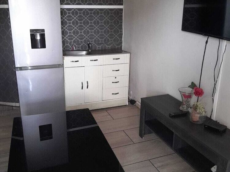 פנסיון Mauya Guesthouse