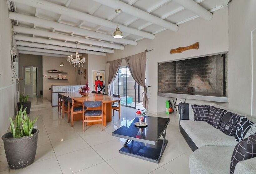 פנסיון Mauya Guesthouse