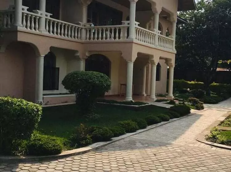 پانسیون The Pearl Guest House