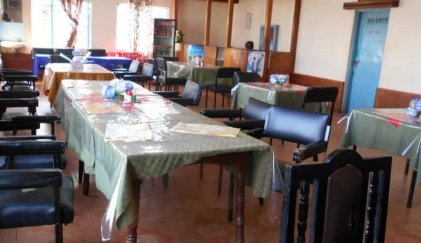 پانسیون Trailer Safari Inn