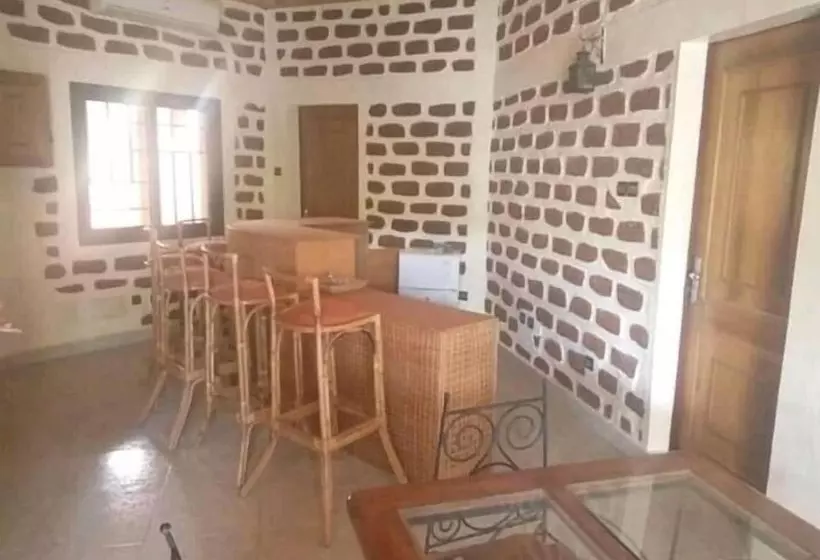 پانسیون Universal Trade