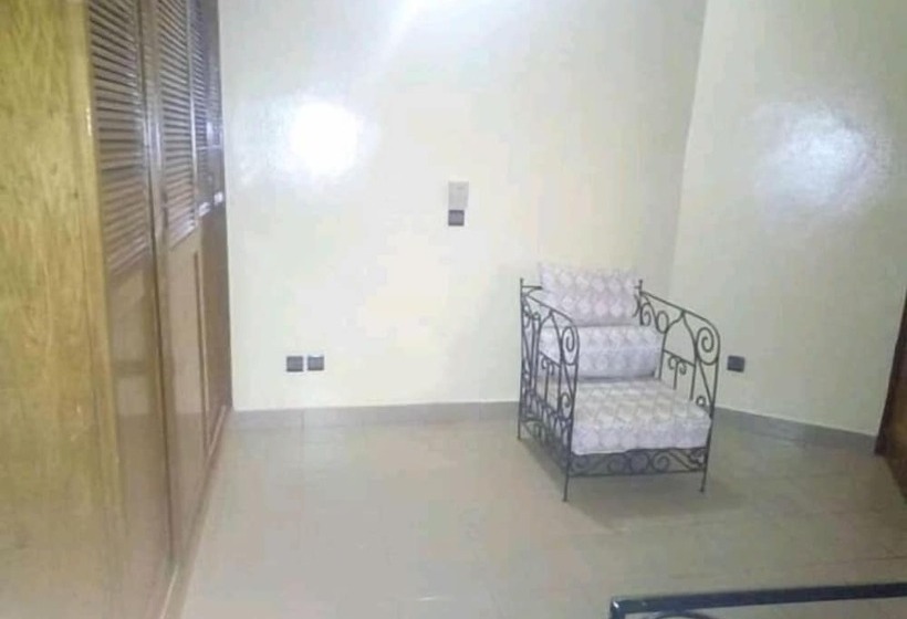 پانسیون Universal Trade