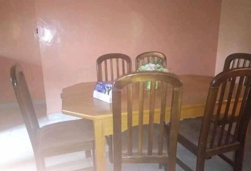 پانسیون Universal Trade