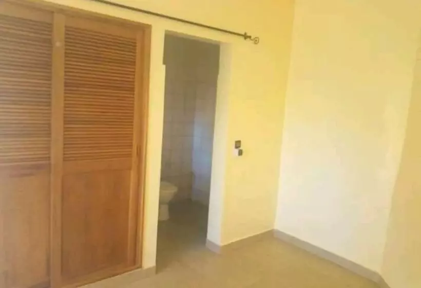 پانسیون Universal Trade