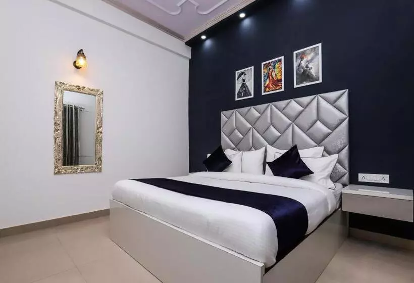 پانسیون Vizima Palace   Near Wave City Center Metro Station