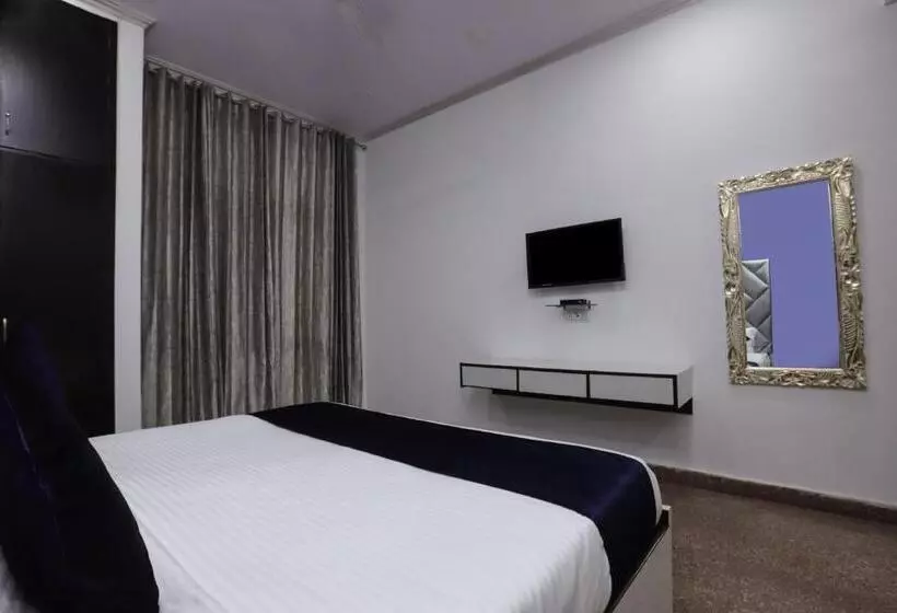 پانسیون Vizima Palace   Near Wave City Center Metro Station