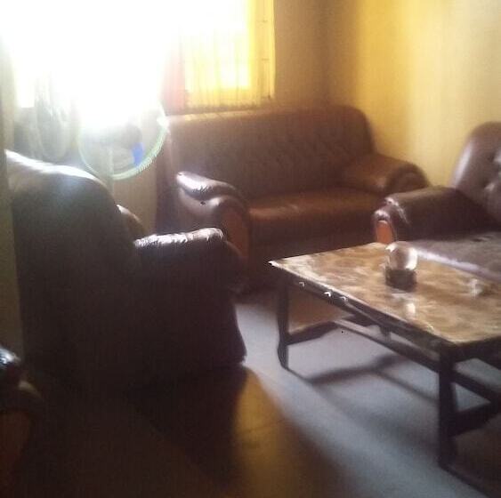 ペンション Kollie Guest House