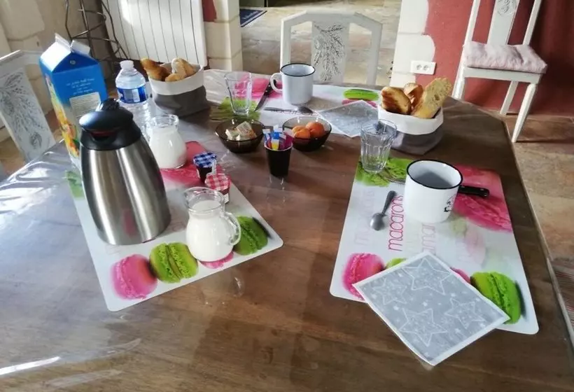 Aamiaismajoitus (B&B) Chambre D Hôte Monthodon