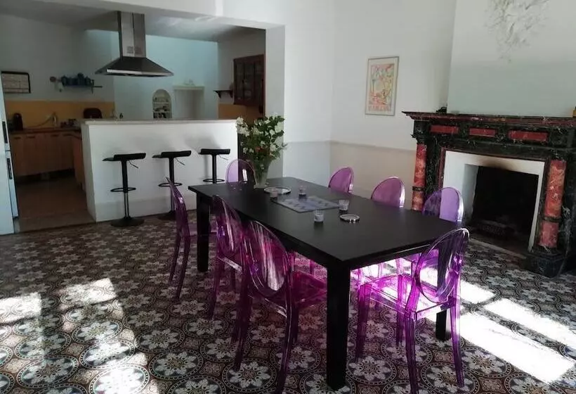 Aamiaismajoitus (B&B) Les Colonnades