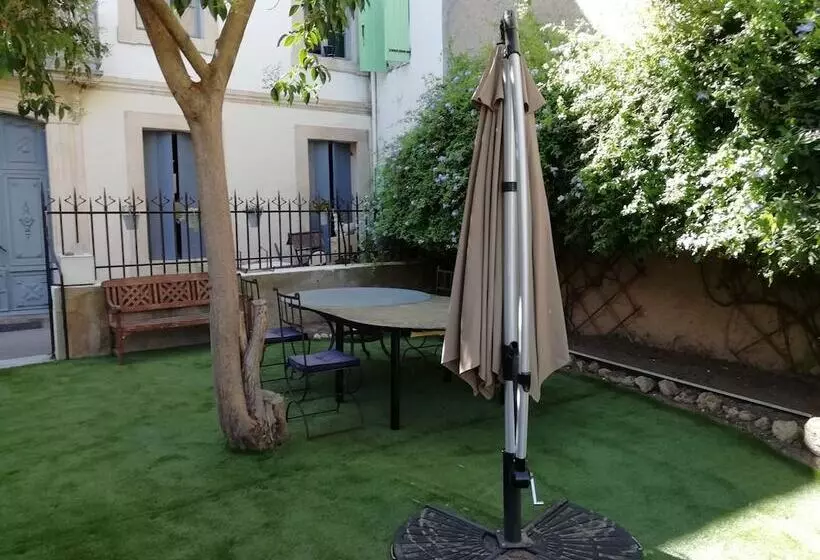 Aamiaismajoitus (B&B) Les Colonnades