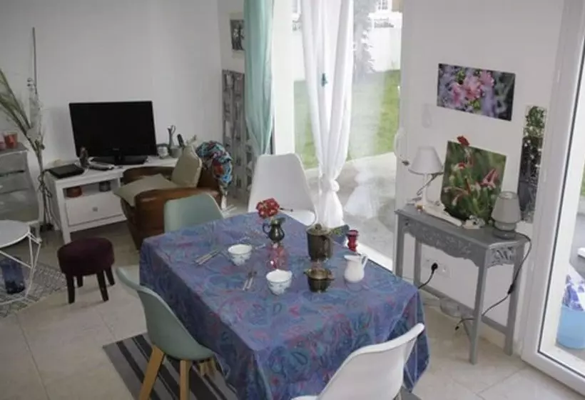 Aamiaismajoitus (B&B) Les Petits Déjeuners De Flo