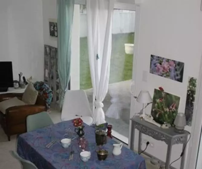 Aamiaismajoitus (B&B) Les Petits Déjeuners De Flo