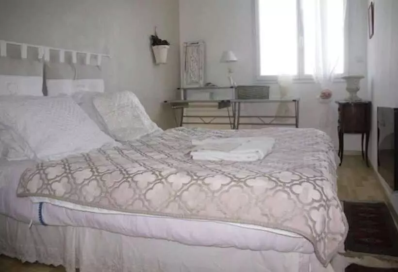 Aamiaismajoitus (B&B) Les Petits Déjeuners De Flo