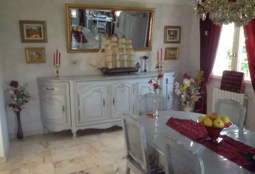 ベッドアンドブレックファースト Chambres D Hôtes La Résidence Fleurie