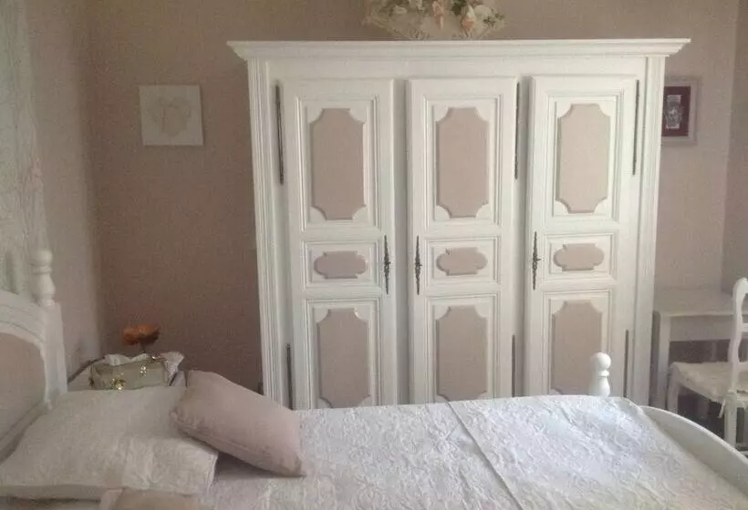 ベッドアンドブレックファースト Chambres D Hôtes La Résidence Fleurie