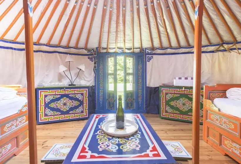 Aamiaismajoitus (B&B) Rando Yourte