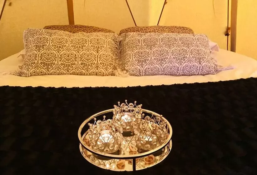 Hotelli Aurora Glamping By The Whales